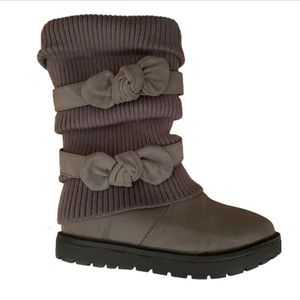 Girls Dream Pair boots - gray with bows, size 9